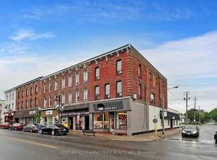 18 Brock St W #1, Uxbridge, ON L9P1P1