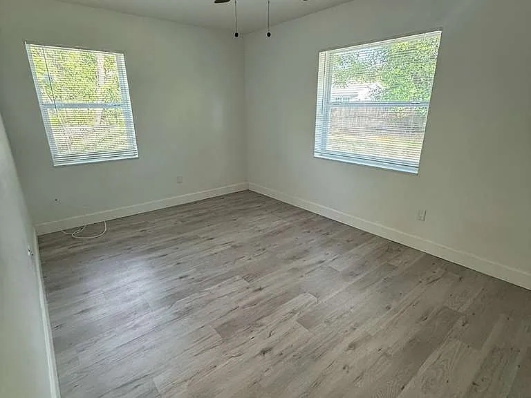7188 Spring Hill Dr — Photo 8