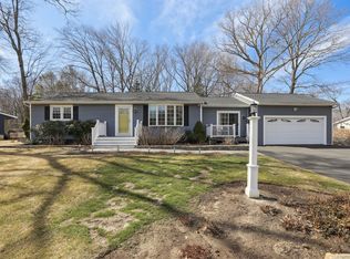 4 Sherwood Dr, Prospect, CT 06712