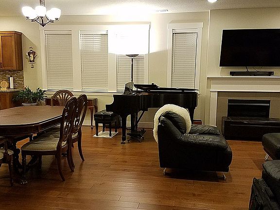 Enough room for a 6' grand