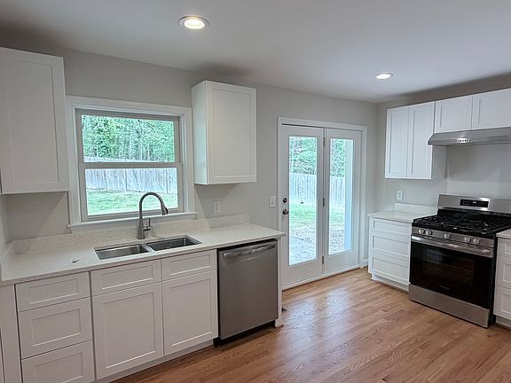 4th image of 3 Woodward Way