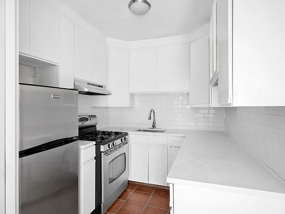 3rd image of 460 W 23rd St APT 1B