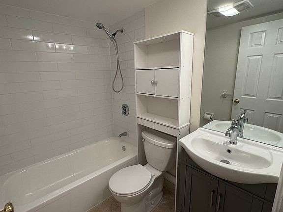 5th image of 390 Riverway APT 12