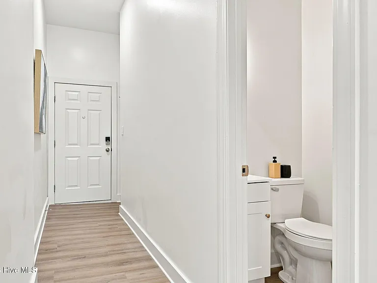 122 S Market St #1 — Photo 13