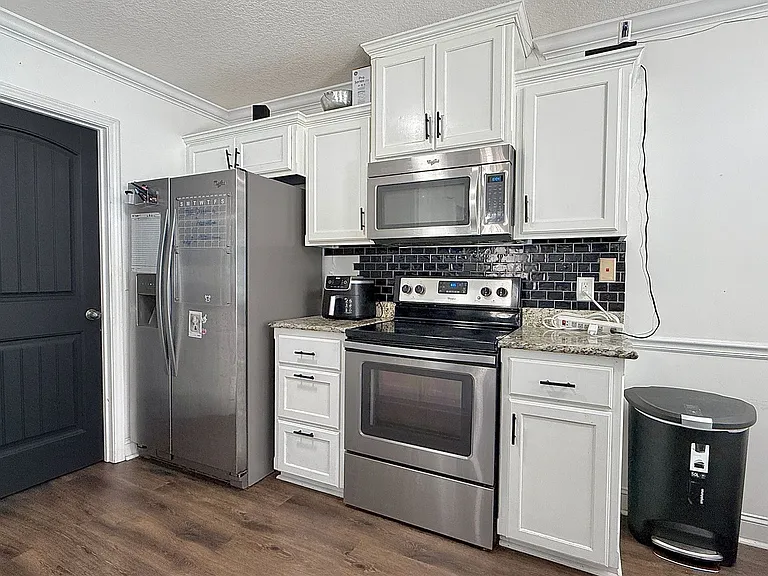 615 Amhearst Row — Photo 10