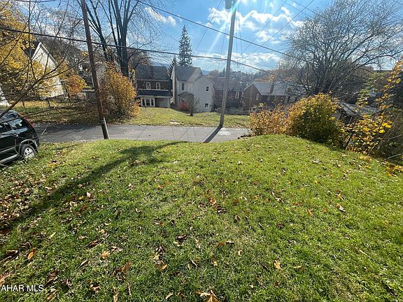 3rd image of 1009 22nd Ave