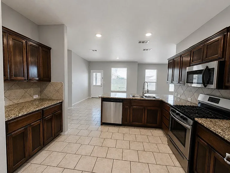 7208 Brooks Ranch Rd — Photo 3