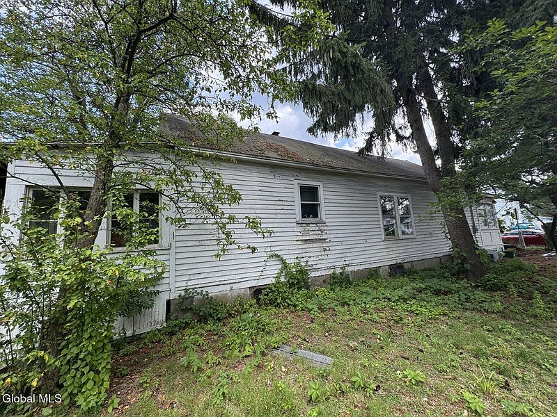 3rd image of 919 Twenty 5th Street