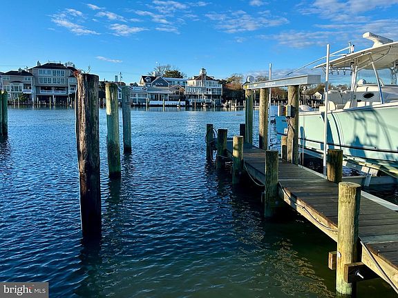 5th image of 201 Anglers Rd