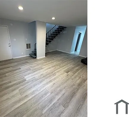 3 bed, 1600 sqft, $3,495 — Photo 2