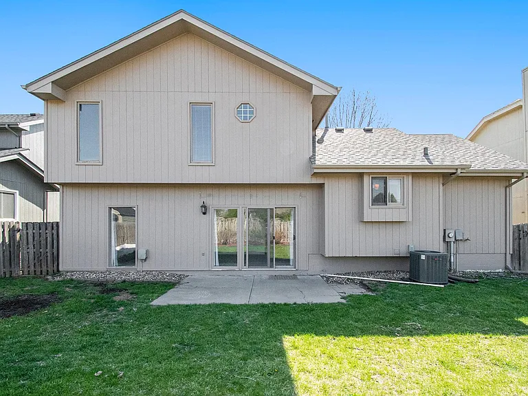 7202 S 155th Ave — Photo 16
