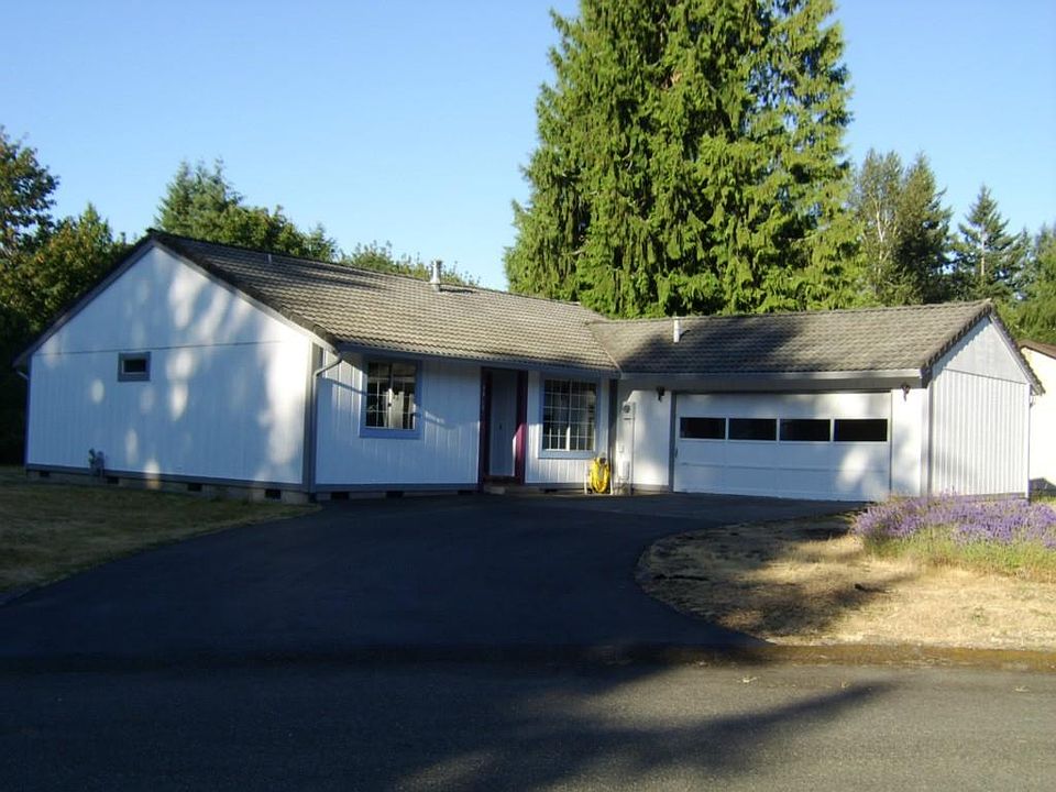 1st image of 3913 Hoffman Ct SE