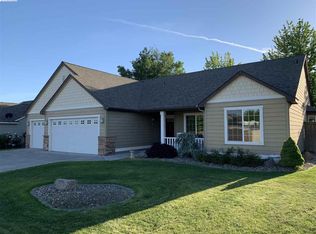 6216 Knightsbridge Ln, Pasco, WA 99301