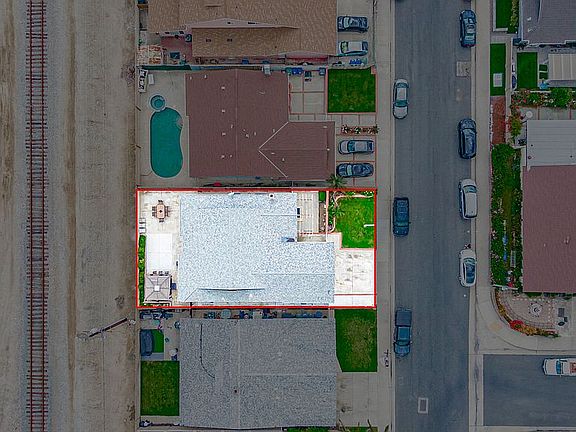5th image of 5118 Meadow Wood Ave