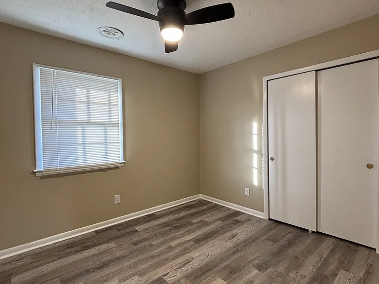 4849 Rosehill Rd — Photo 9