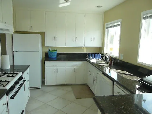 1163 Felspar St — Photo 9