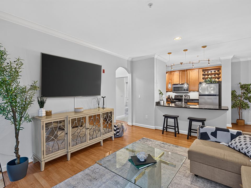 1st image of 2732 McKnight Crossing Ct