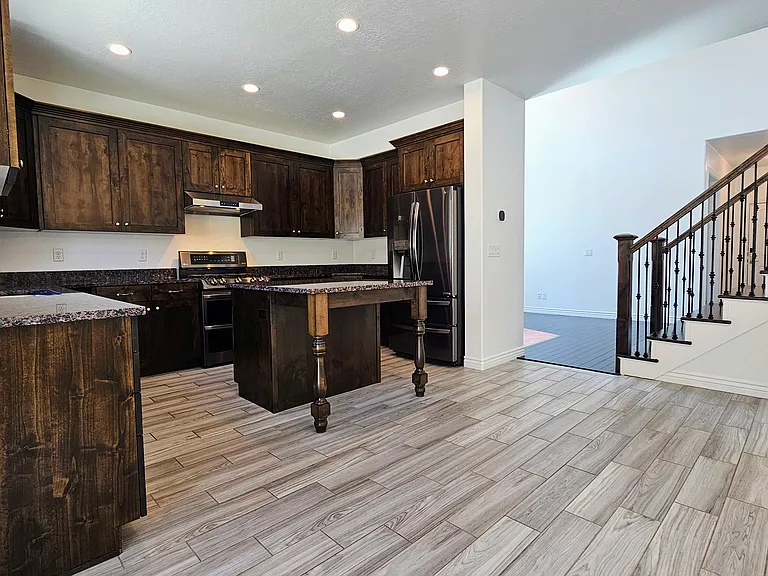 778 W Sunrise Way — Photo 7