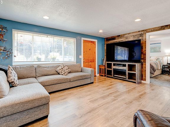 4th image of 602 N Hubbard Ave