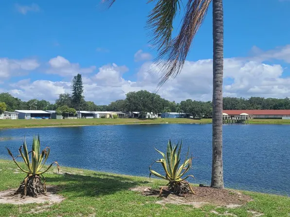 10744 Burrito Dr, Riverview, FL 33569