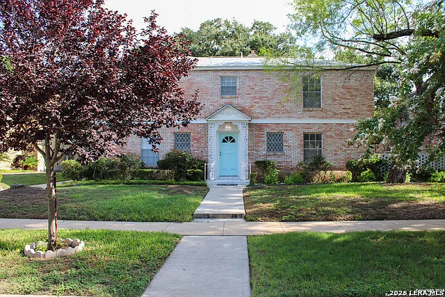 331 E Rosewood Ave