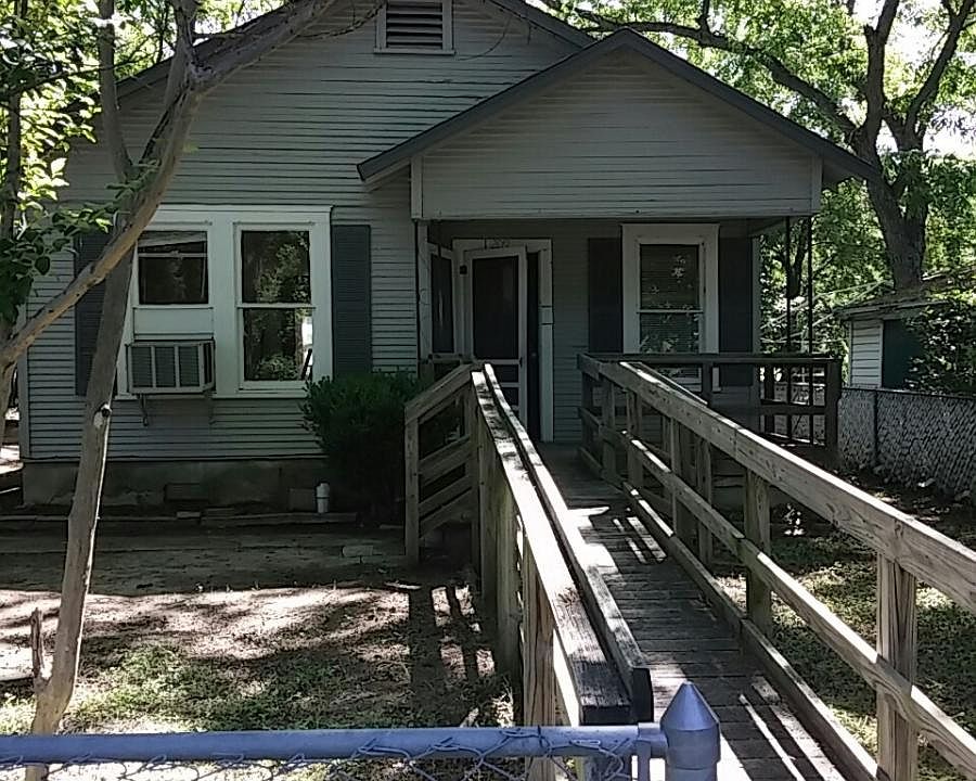 1209 Fort Branch Blvd