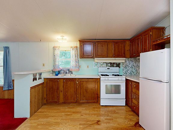 4th image of 38 Adolph Drive