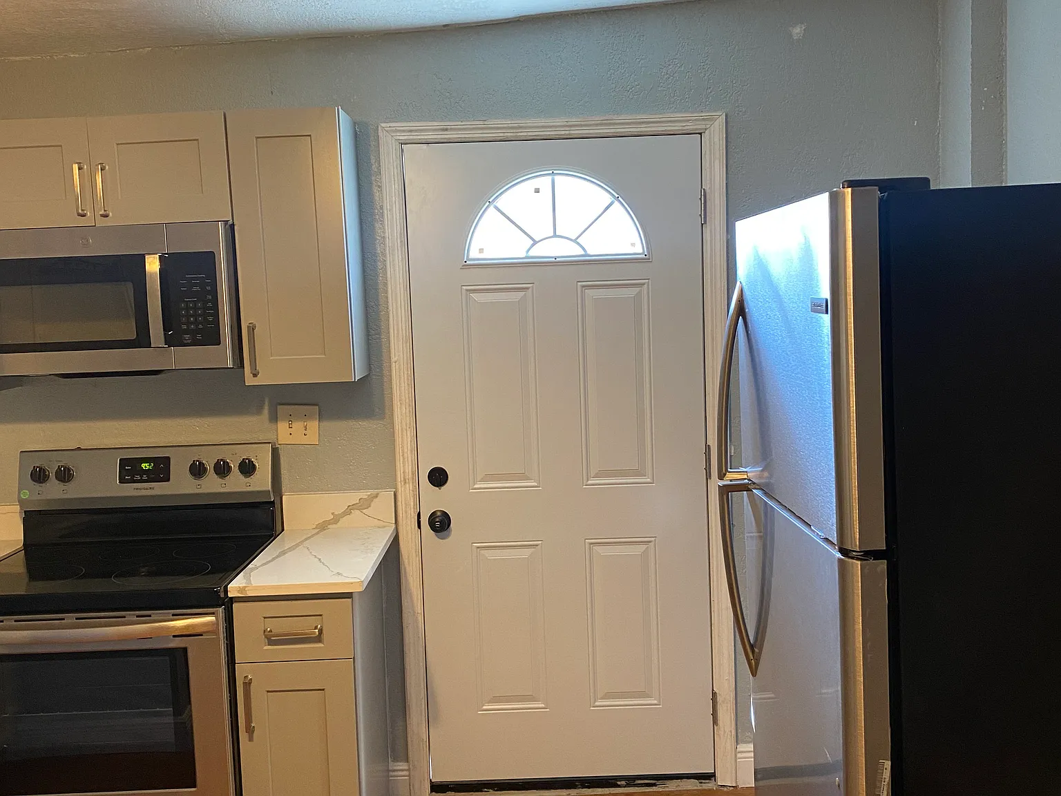 1 bed, 700 sqft, $1,500 — Photo 3