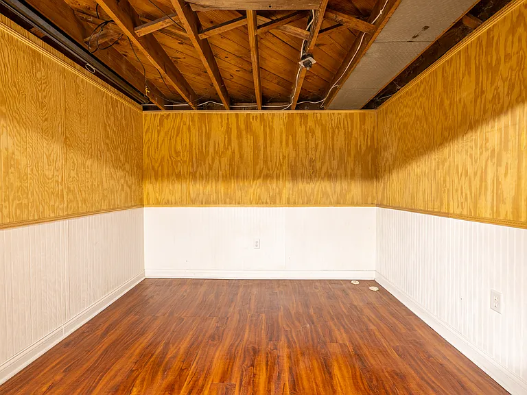 1423 Hollywood Ave — Photo 19