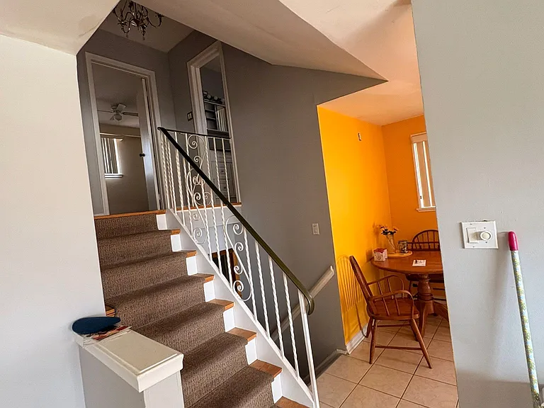9 Syracuse Cres — Photo 4