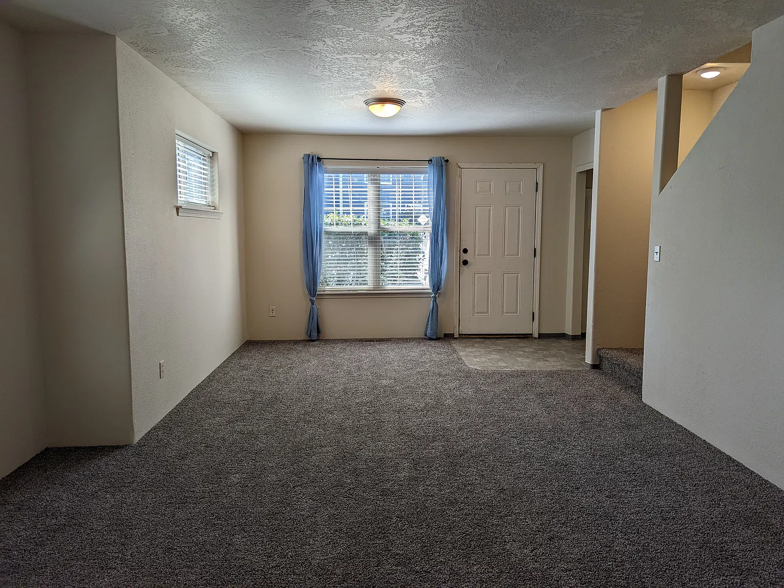 3 bed, 1.5 bath, 1200 sqft, $1,350 — Photo 4