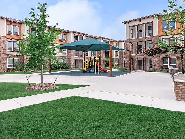 Richcrest — Photo 15