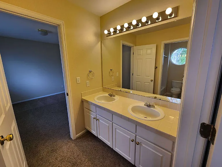 22359 E Lake Ln — Photo 33