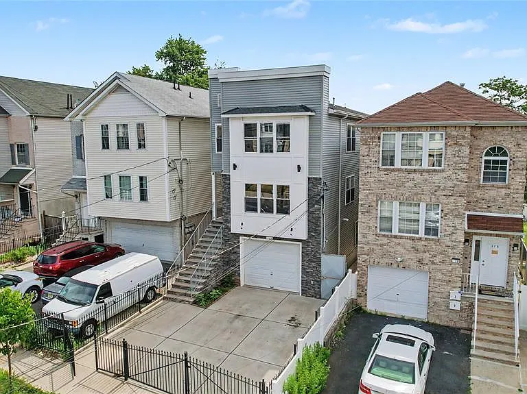 168 Johnson Ave — Photo 30