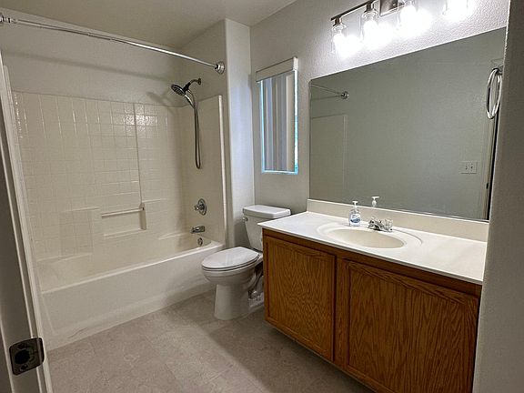 2nd floor bathroom