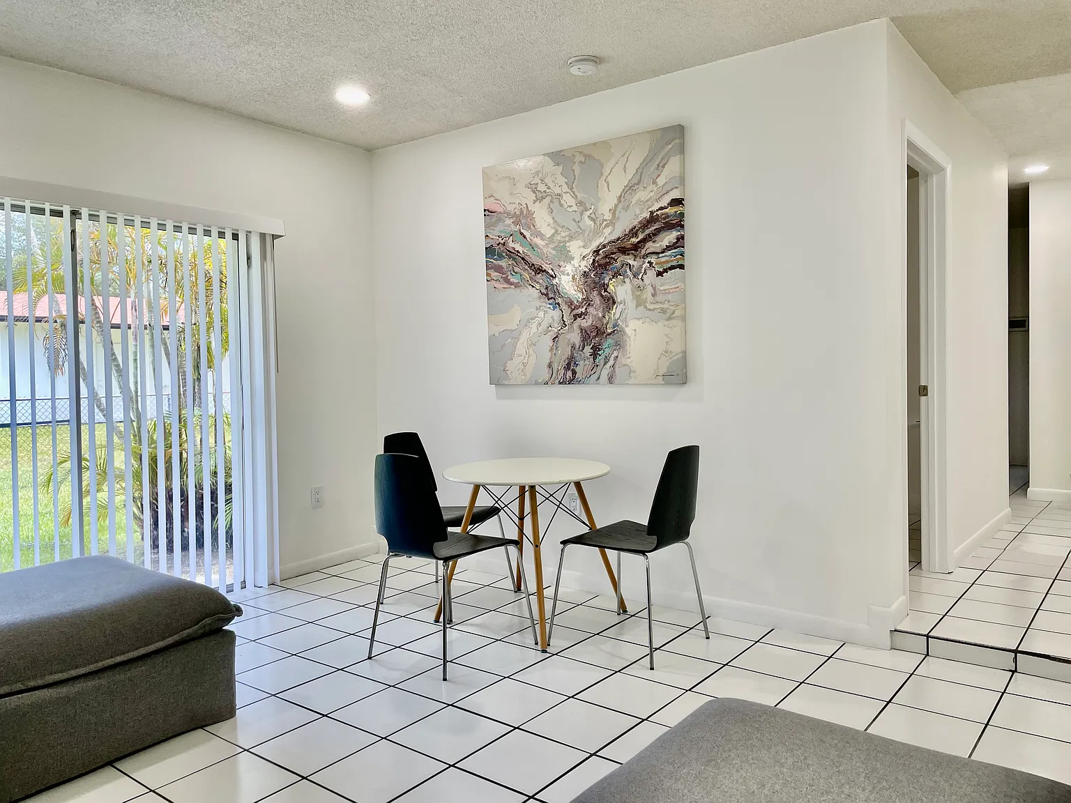 4 bed, 1290 sqft, $6,800 — Photo 3