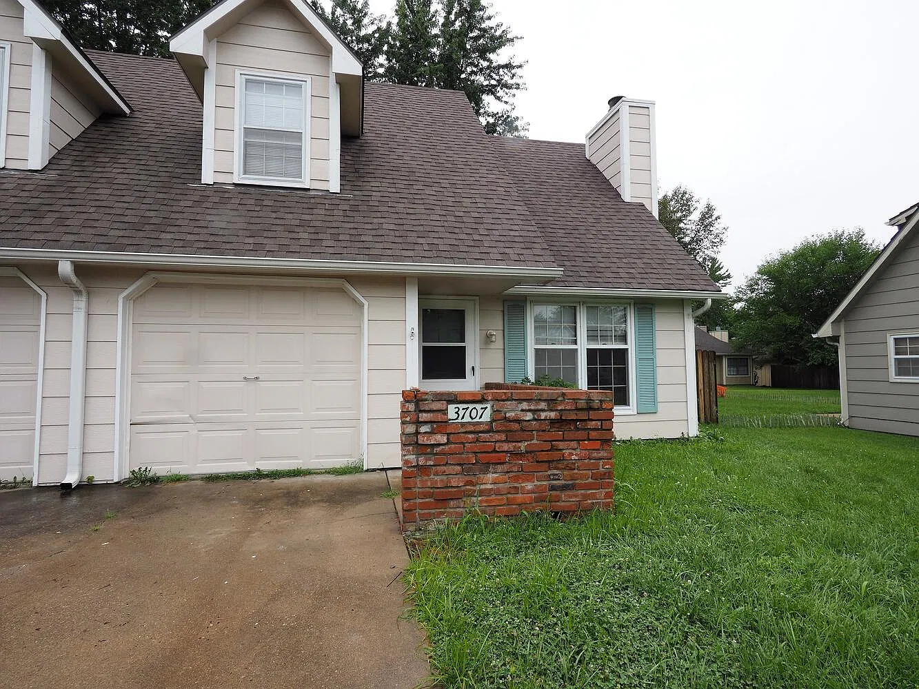 2 bed, 1080 sqft, $1,065 — Photo 1