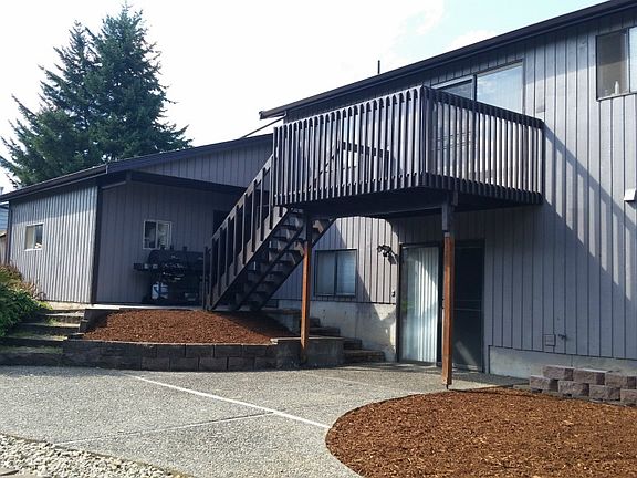 2nd image of 4914 130th Pl NE