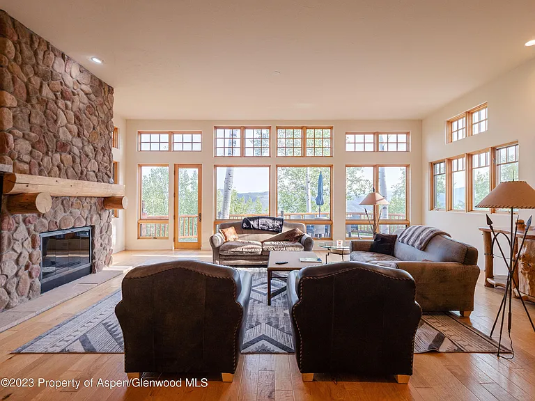 40 Maple Ridge Ln — Photo 11