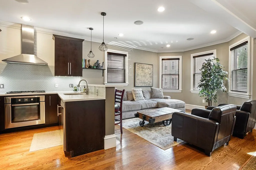 3 bed, 2.0 bath, 1750 sqft, $4,600 — Photo 4