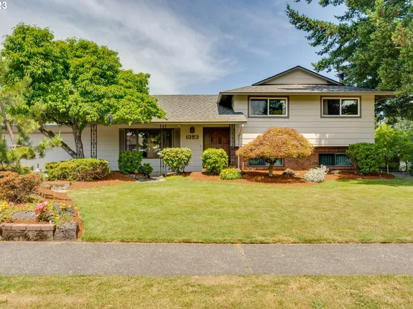 1353 SW 24th St, Troutdale, OR 97060