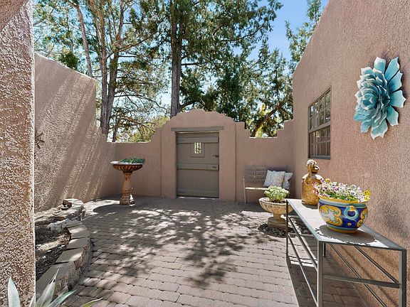 3rd image of 611 Camino Espanol NW