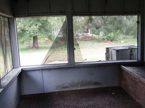 5th image of 393 NE Pauling Loop
