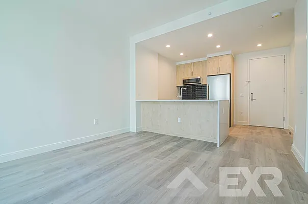 Rented by EXR | media 15