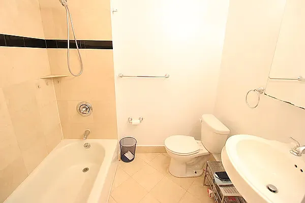 Rented by Luxor Homes & Investment Realty | media 11