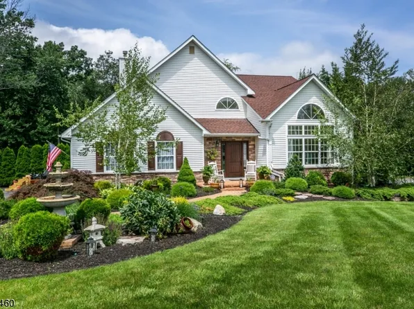 25 Fieldstone Dr, Vernon Twp., NJ 07461