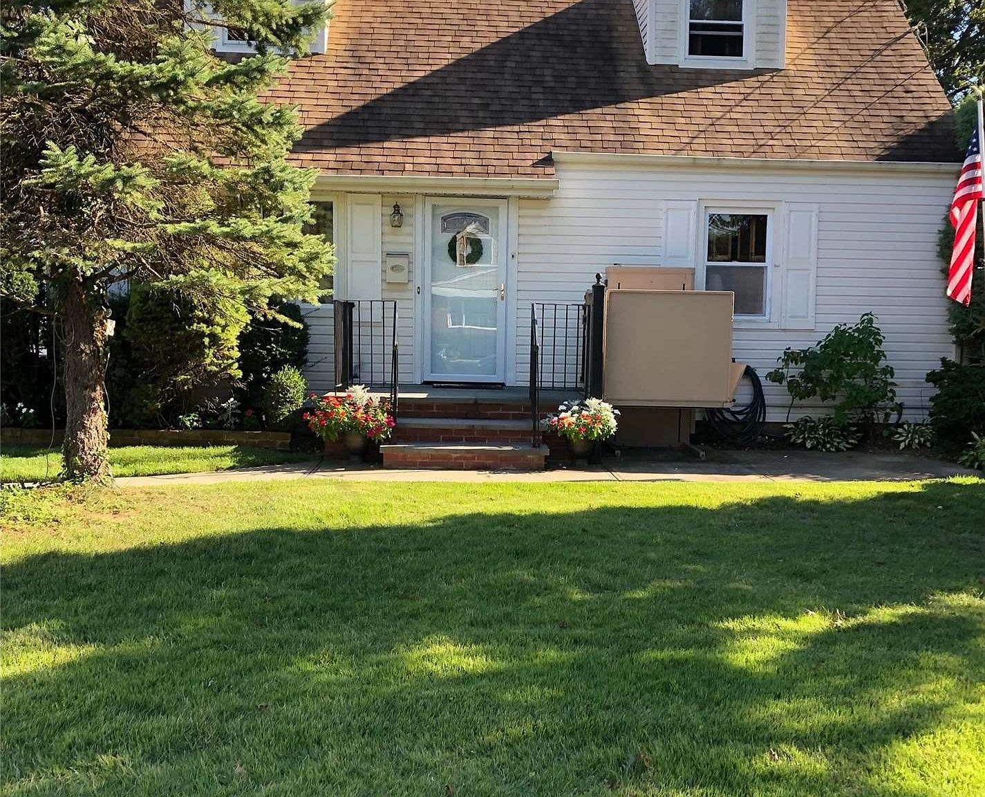 3552 Lufberry Avenue, Wantagh, NY 11793 Zillow