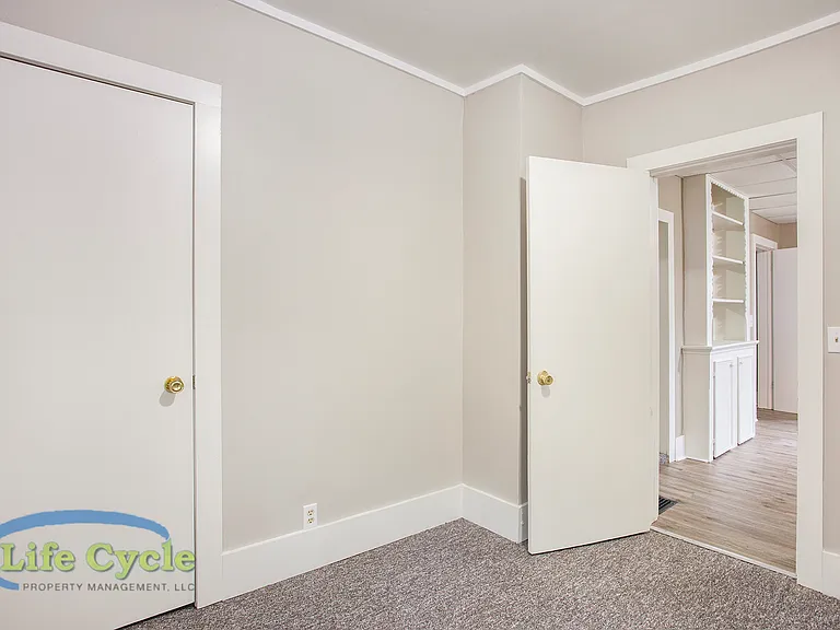 940 McReynolds Ave NW #1 — Photo 8