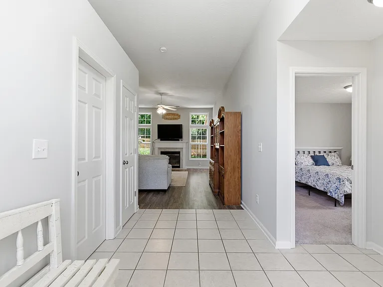 752 Rosslyns Dl — Photo 6