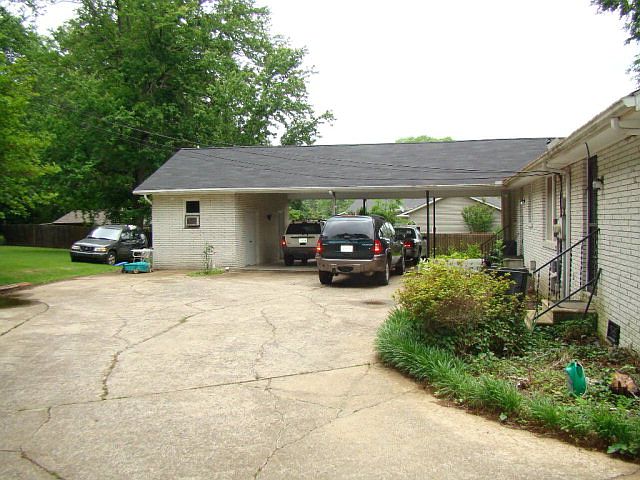 2nd image of 1106 Lone Oak Rd